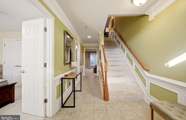197 GREAT LAUREL Square SE Gallery 3
