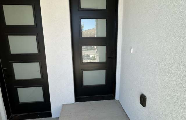 Brand New Townhome – Internet Included Gallery 3