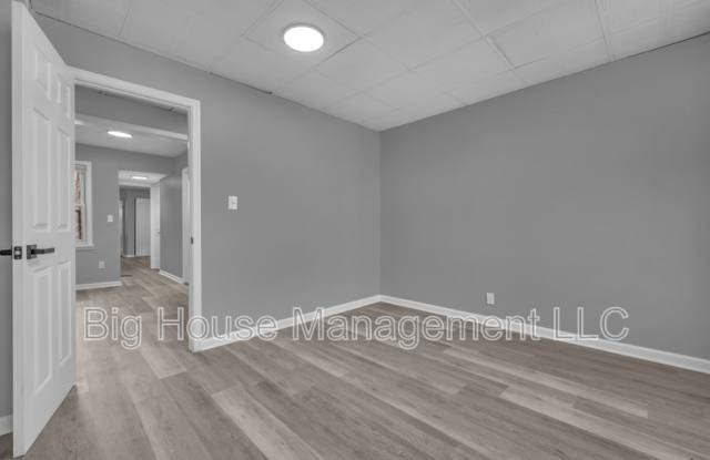 1725 Hollins St photos photos