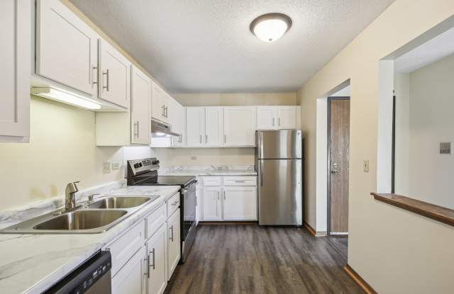 13304 Parkwood Dr # 203 Gallery 2
