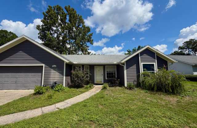 Open Concept 3/2 in Millhopper Station! Gallery 1