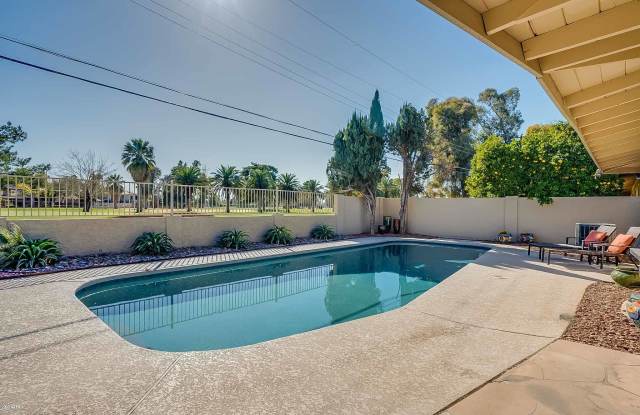 2908 S FAIRWAY Drive Gallery 3