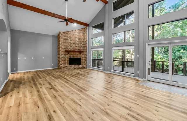 1314 Creekwood Drive Gallery 2