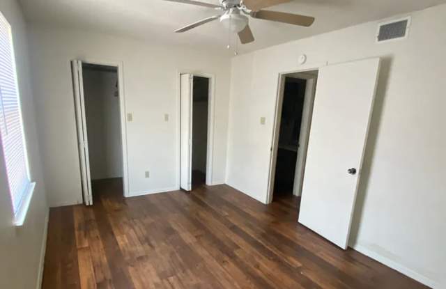 1BD/1BTH Apartment in Gated Community - 1214 Baylor Ave Gallery 1