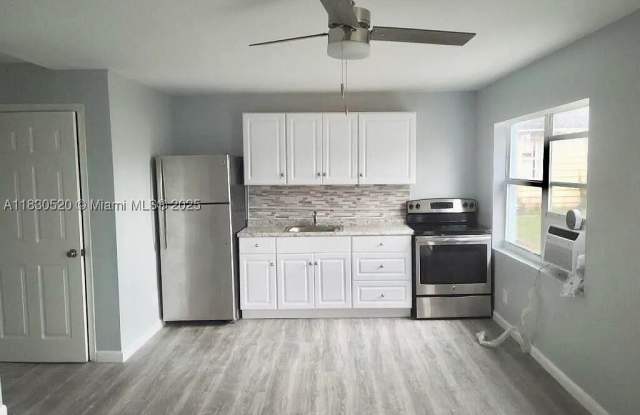 4410 26th Ave photos photos