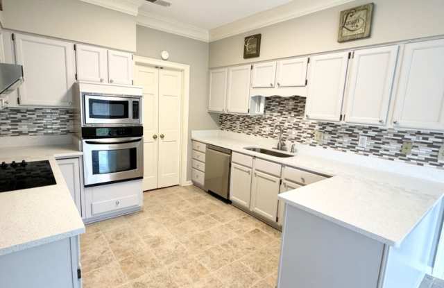 9354 HAWTHORN HILL Gallery 2