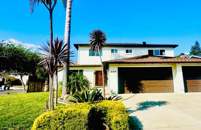 Exceptional Home with Pool and Raquet Club membership!- Gorgeous and Move In Ready photos photos