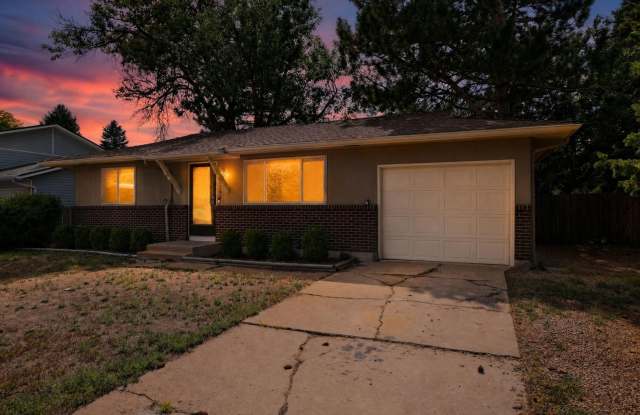 Spacious 4BR House in Colorado Springs Gallery 1