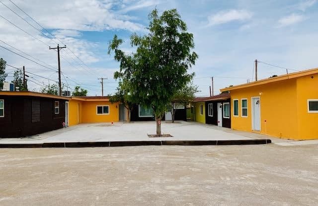 114 NW DAVIS UNIT 3 Street - 114 Northeast Davis Street, Fabens, TX 79838