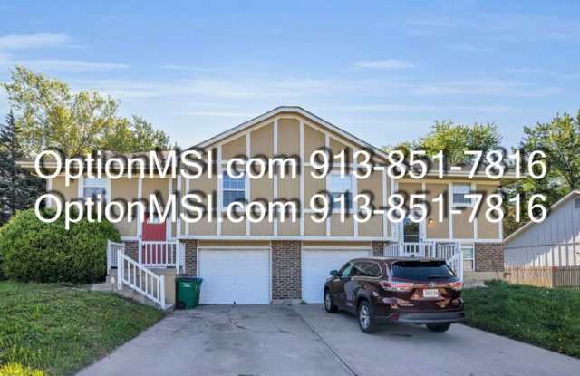 101 Southeast Greystone Drive - 101 Southeast Greystone Drive, Lee's Summit, MO 64063
