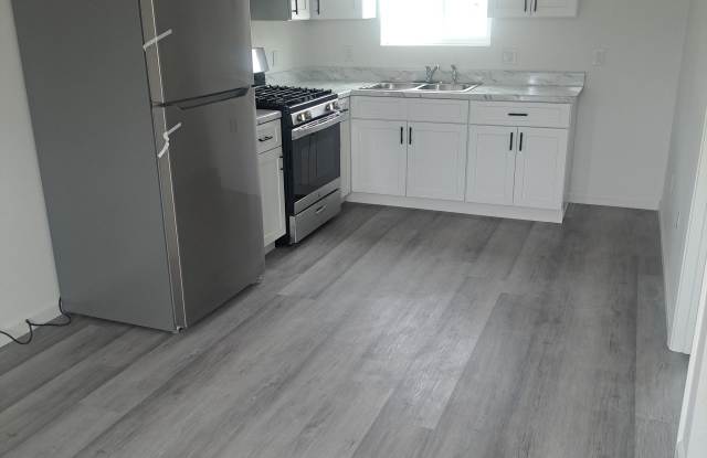 2031 C.n.perry Avenue photos photos