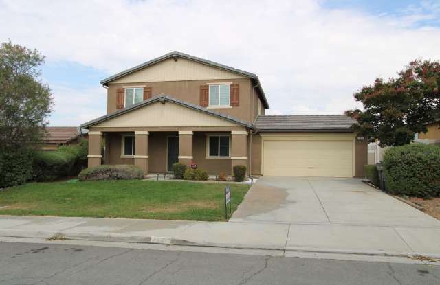Lovely 2-Story 4-Bedroom Home in Beaumont! - 794 Brownie Way, Beaumont, CA 92223