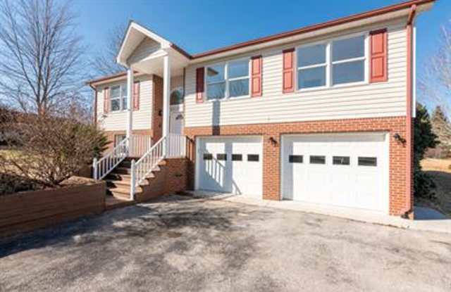 Spacious House In Christiansburg photos photos