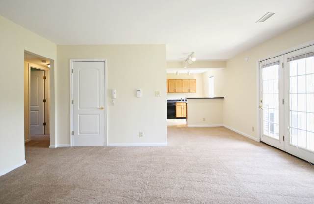 Pet-Friendly Villas at Southern Ridge Apartment - 1508 Villa Terrace, Albemarle County, VA 22903