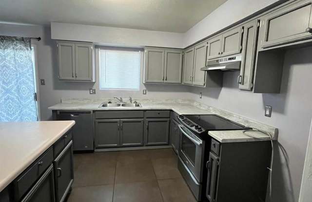 2835 W 27 PL Gallery 4