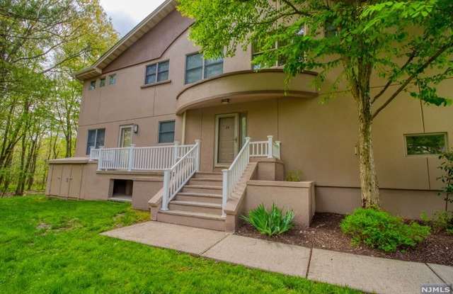 24 Rio Vista Drive - 24 Rio Vista Drive, Allendale, NJ 07401