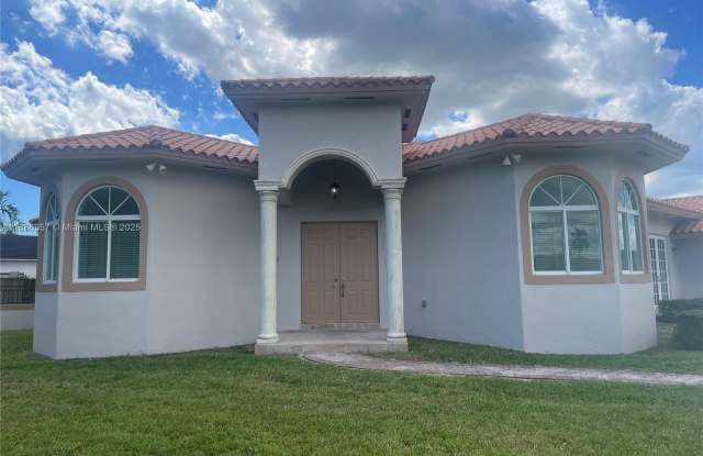 14700 SW 174th St photos photos