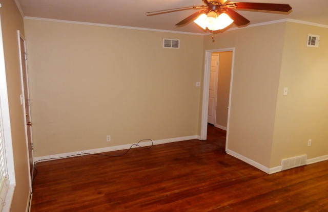 4820 Quince Road Gallery 4