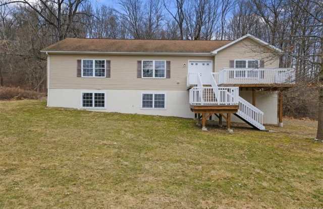 8 John Taylor Drive - 8 John Taylor Drive, Ulster County, NY 12419