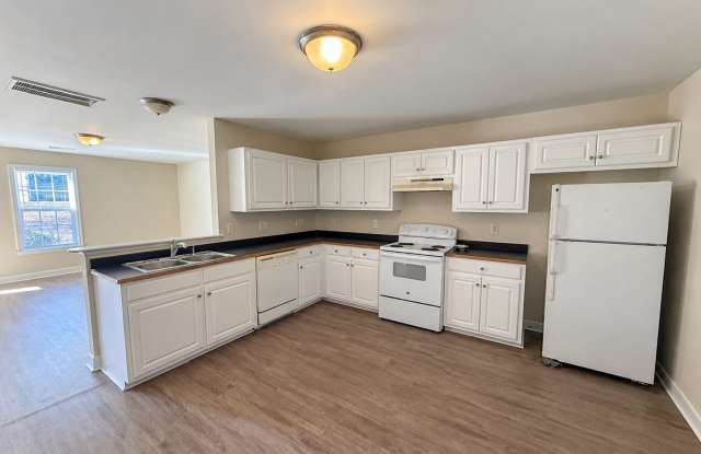 3 bedroom, 2.5 bath Total Electric Condo in Gibsonville Gallery 4