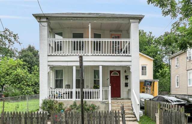 1121 Sewall Avenue photos photos