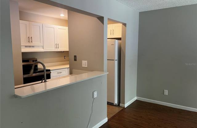 140 ORCHID WOODS Court Gallery 4