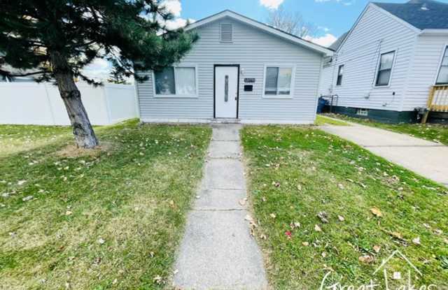 $200 OFF FIRST MONTH'S RENT - Beautiful 3 Bedroom 1 Bathroom now available for rent - 13770 Marshall Avenue, Warren, MI 48089