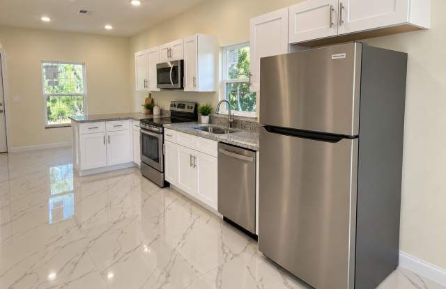 Newer 3Bd/2Ba single family home now available!!! Gallery 4