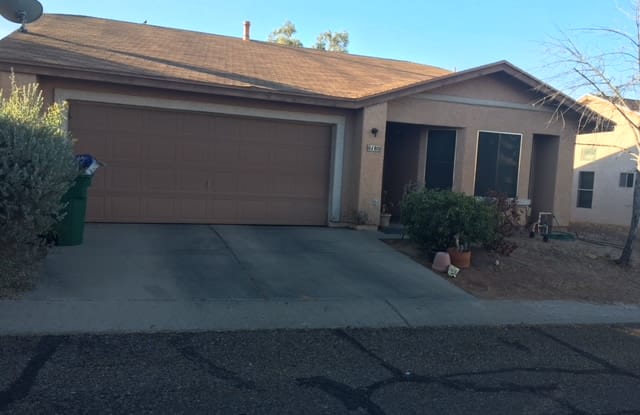 8180 North Streamside - 8180 North Streamside Avenue, Casas Adobes, AZ 85741