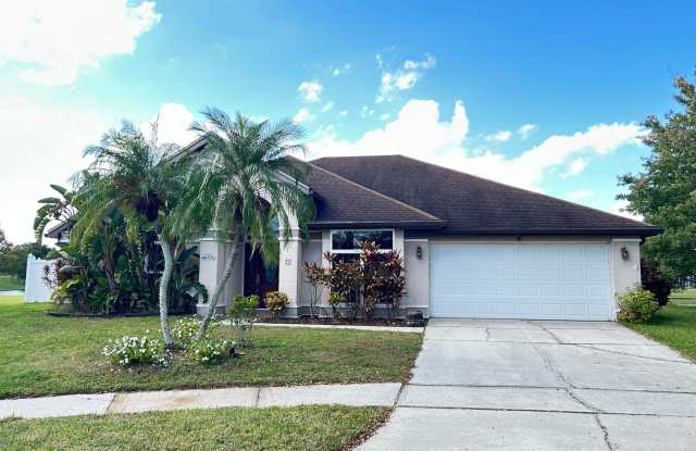 Waterfront Pool Home in Waterford Lakes photos photos Waterfront Pool Home in Waterford Lakes photos photos
