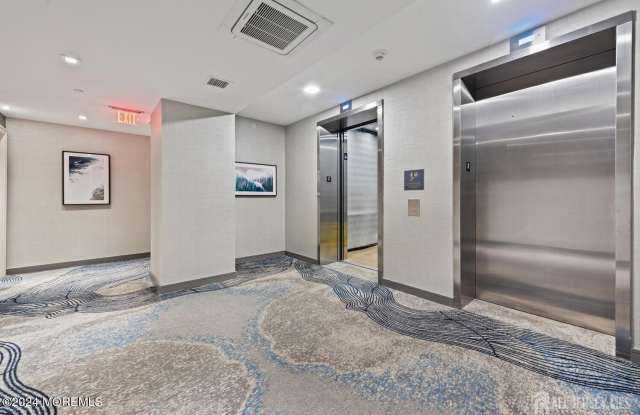 15 Morris Avenue Gallery 3