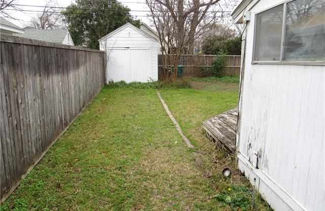 3832 Pershing Avenue Gallery 3