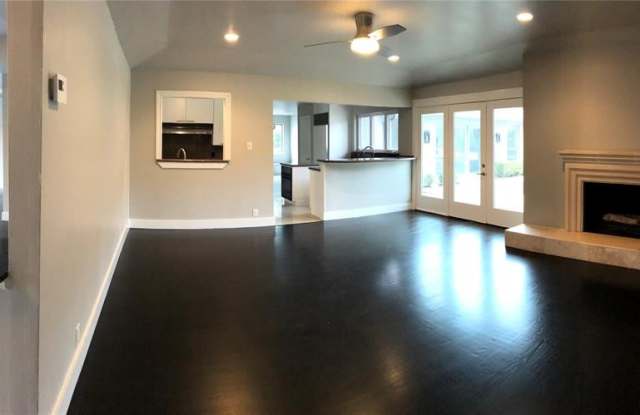 11322 Hillcrest Road Gallery 4