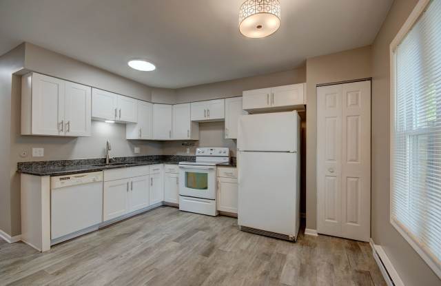 Updated townhome downtown Plainfield photos photos