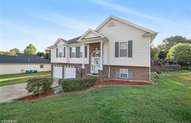 2340 Shannon Dr Gallery 2