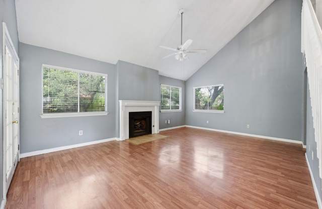 Milwood Beauty with Soaring Ceilings & Huge Oak-Shaded Yard photos photos Milwood Beauty with Soaring Ceilings & Huge Oak-Shaded Yard photos photos