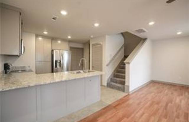3428 Glen Road Gallery 3