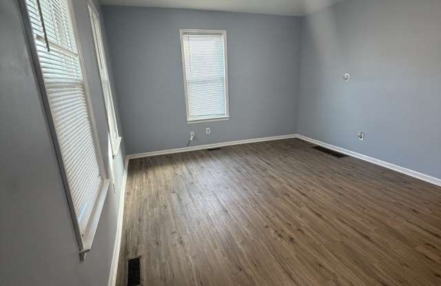 227 Newfield Avenue Gallery 2