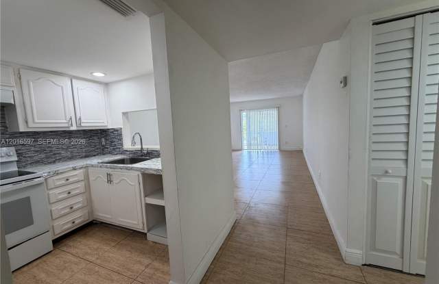 13685 NE 10th Ave photos photos