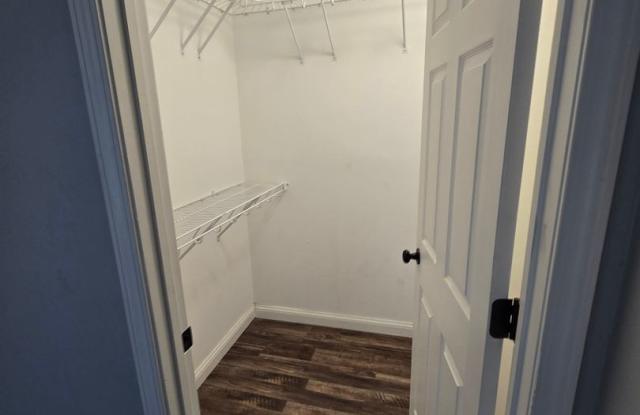 Charming 3-bedroom, 1.5-bath home Gallery 3