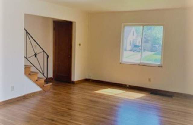 2 Bedroom Duplex For Rent! Gallery 2