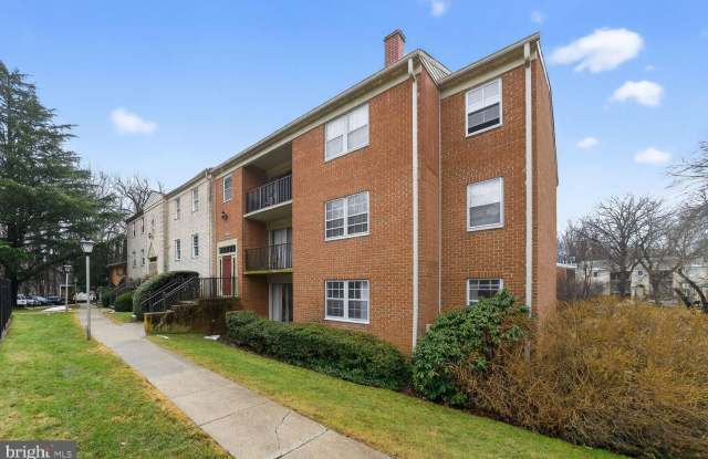 868 COLLEGE Parkway Gallery 2