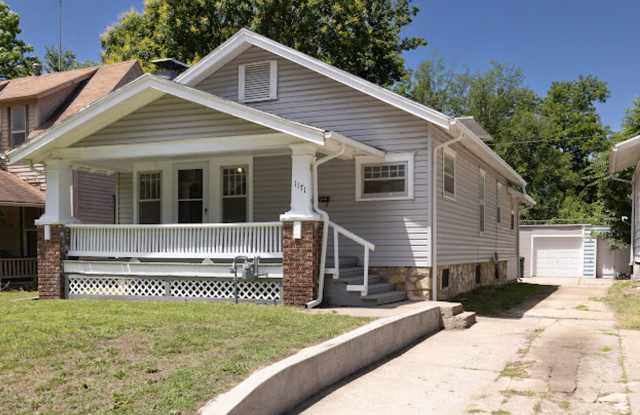 Newly renovated! 3 bedroom 1 bath with single car garage photos photos