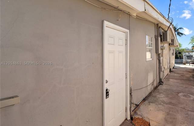 10710 SW 43rd Ln Gallery 2