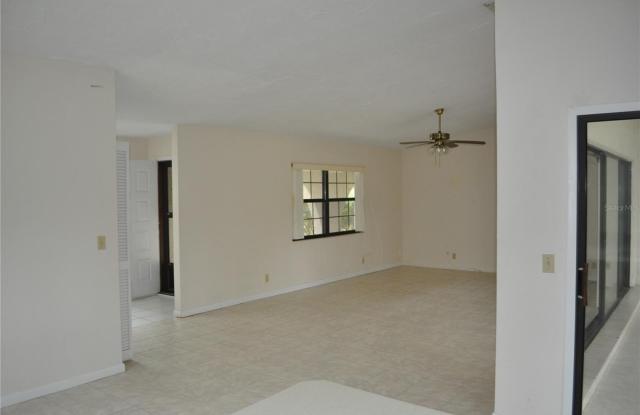 127 PERSIMMON Drive Gallery 4