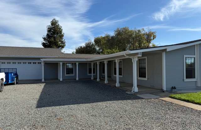 BEAUTIFUL 3 BED/2 BATH HOME IN THE COUNTRY! photos photos