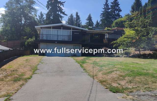 Exceptional 3 BD 2 BA home! Garage! Private Balcony! photos photos