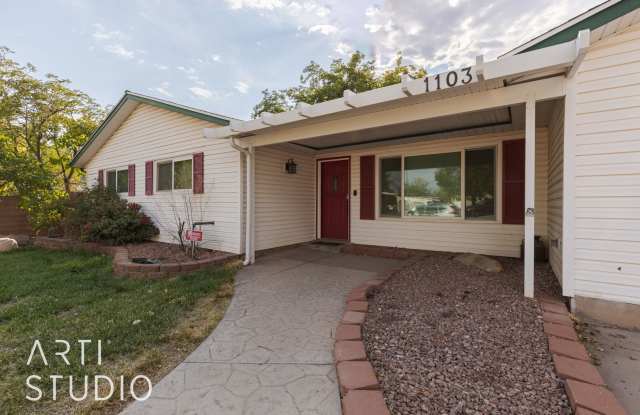 Spacious 4 Bedroom, 3 Bathroom Home for Rent photos photos