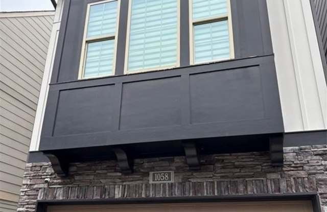 1058 Kirkland Circle Gallery 2