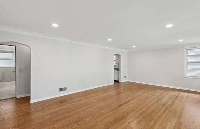 893 S Poplar Avenue Gallery 4
